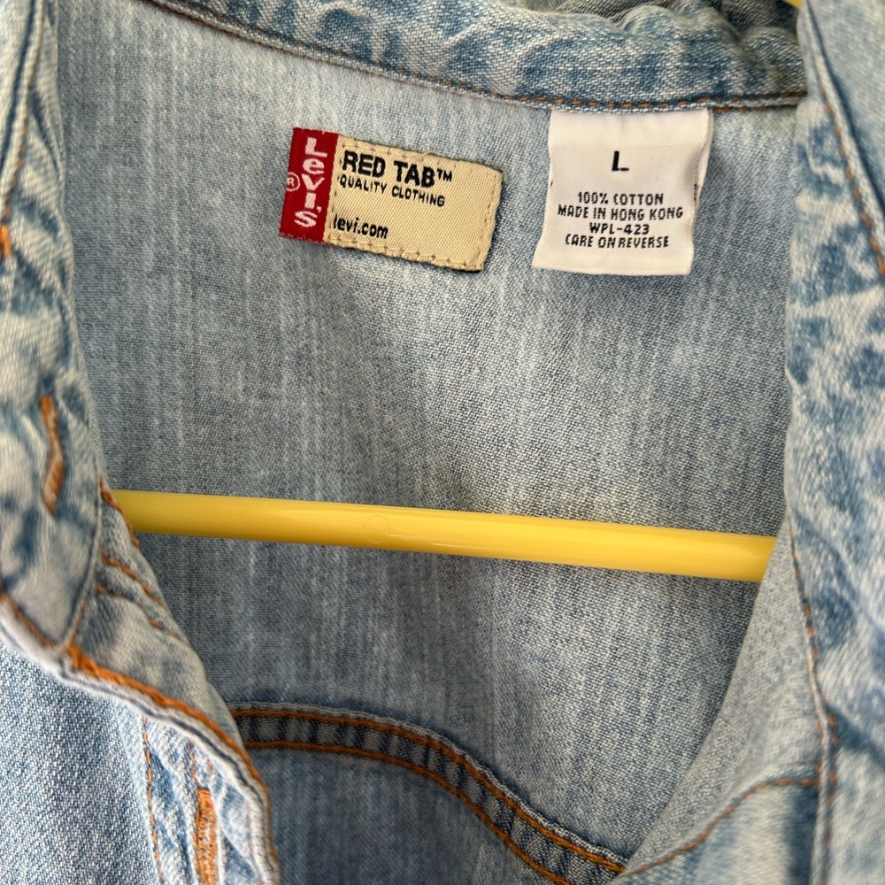 Levi's Classic Light Blue Denim Shirt Women’ Large